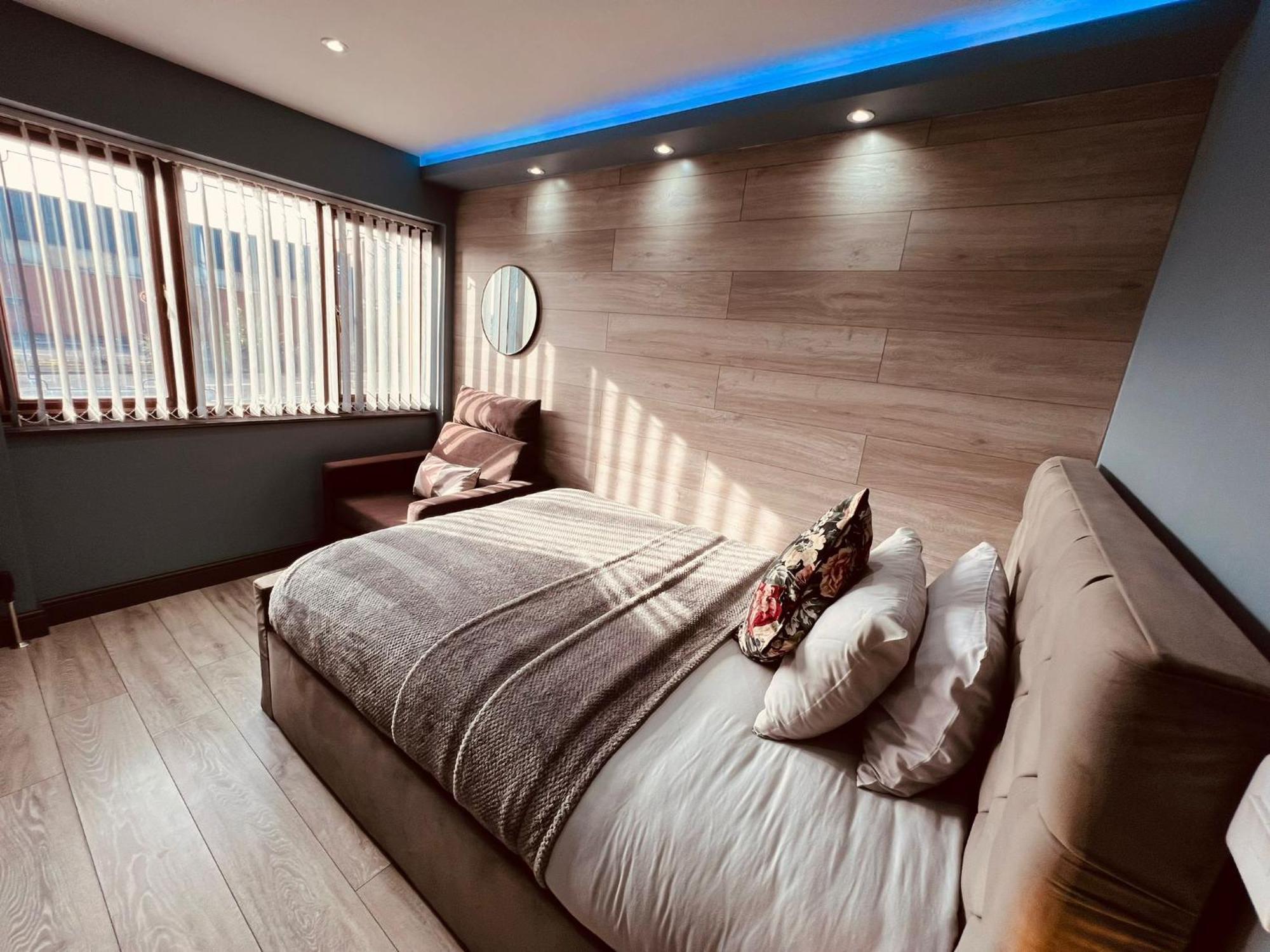 Modern Suites -5 Bedroom House- With Free Parking Birmingham City Екстериор снимка