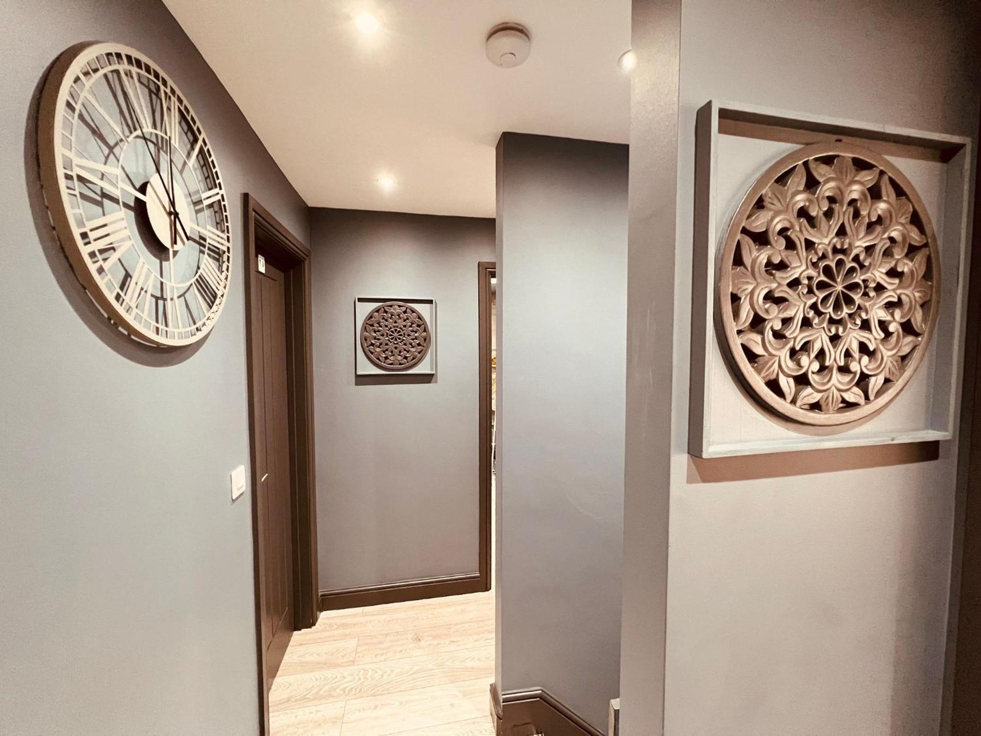 Modern Suites -5 Bedroom House- With Free Parking Birmingham City Екстериор снимка