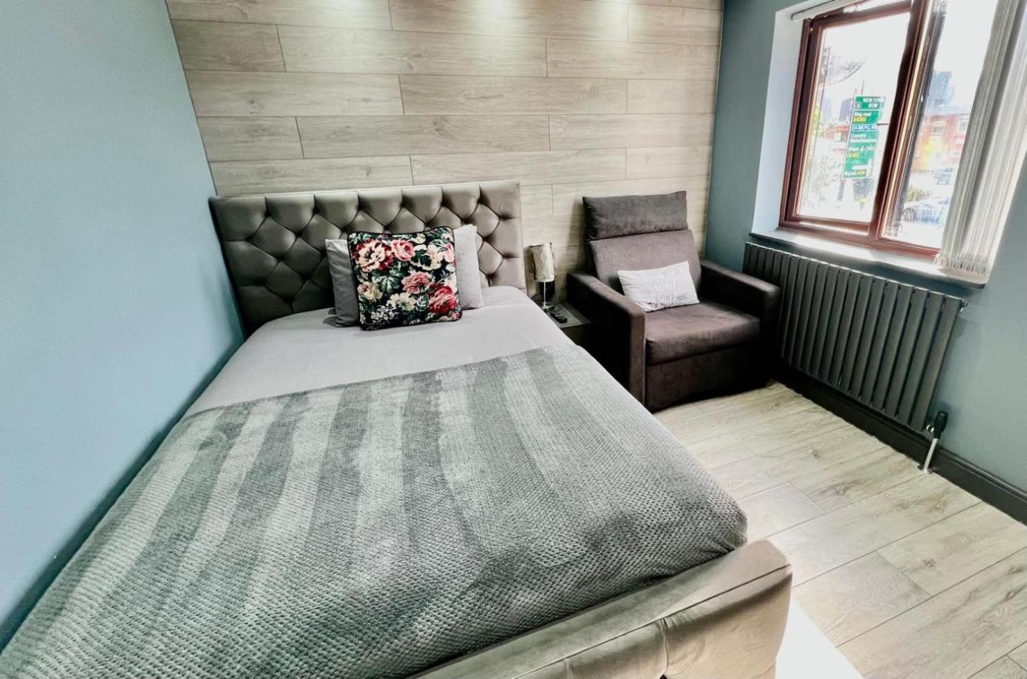 Modern Suites -5 Bedroom House- With Free Parking Birmingham City Екстериор снимка