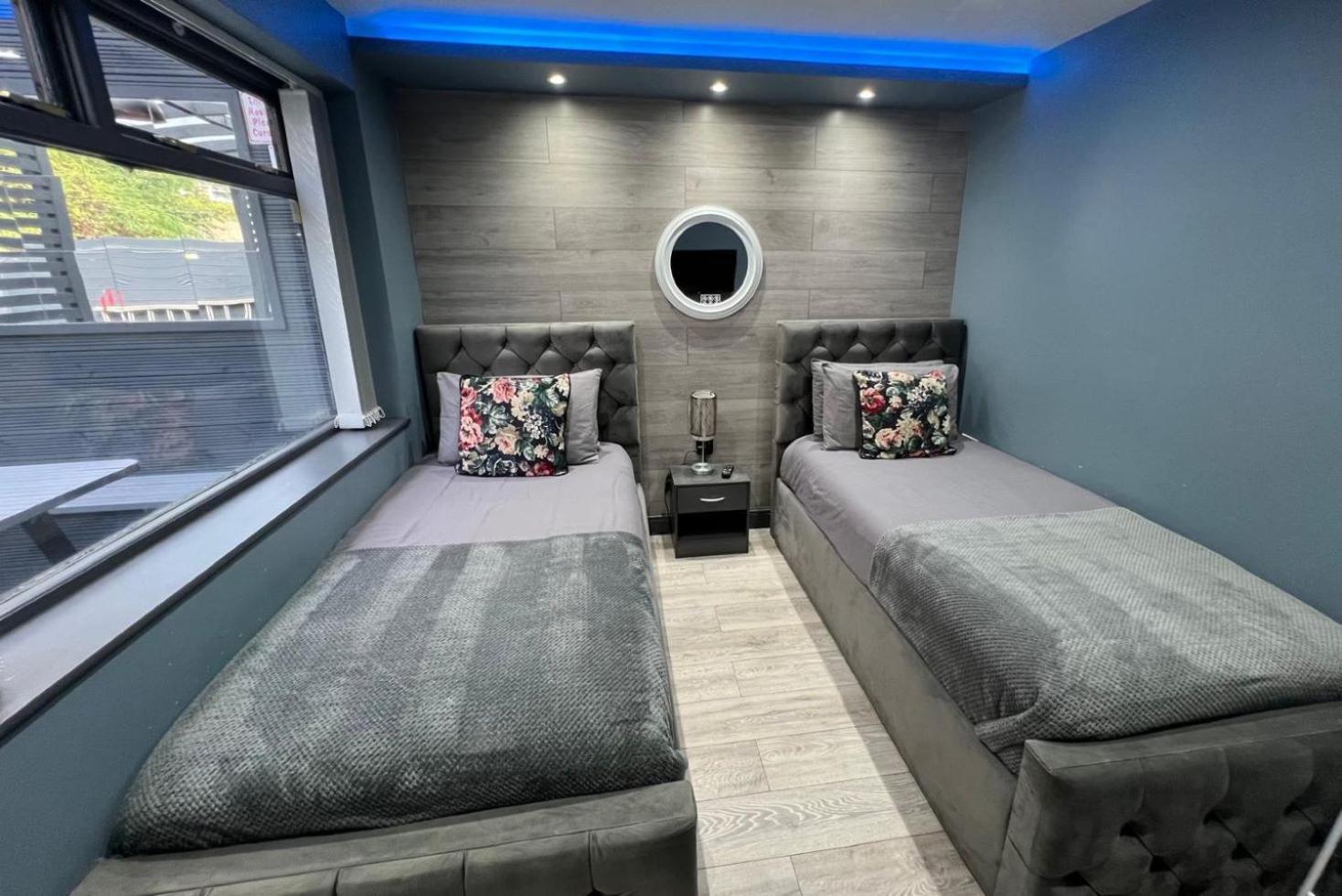 Modern Suites -5 Bedroom House- With Free Parking Birmingham City Екстериор снимка