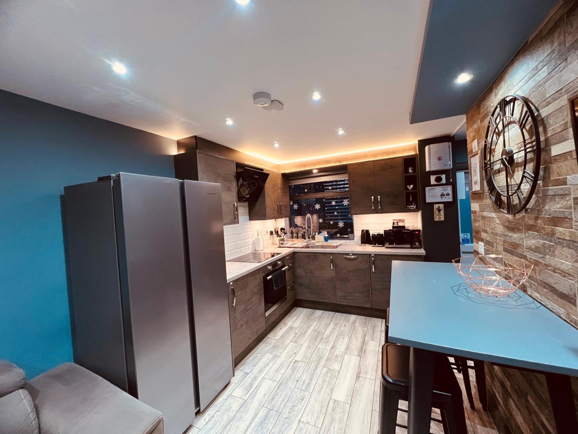 Modern Suites -5 Bedroom House- With Free Parking Birmingham City Екстериор снимка